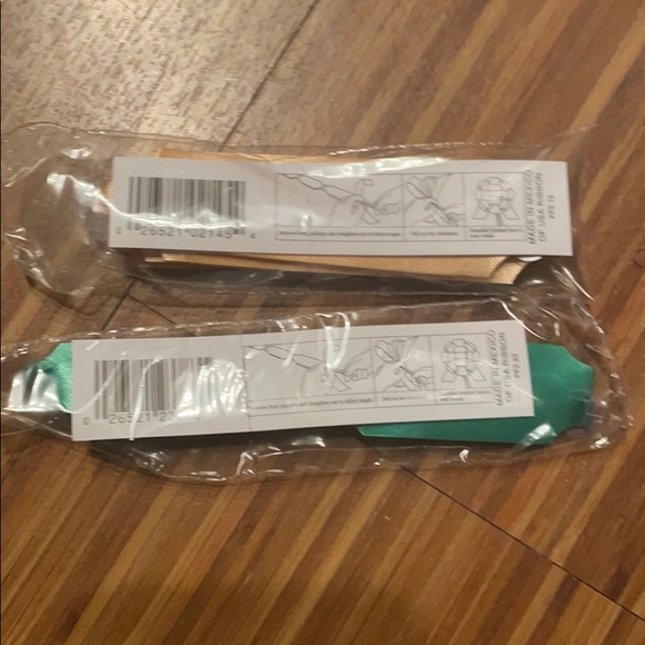 20-pc the Christmas chronicles 2 wrapping supplies - Picture 6 of 16